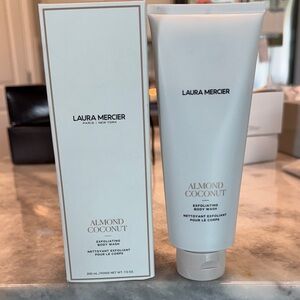 NWT Laura Mercier Almond Coconut Exfoliating Body Wash